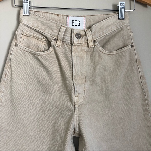 BDG Urban Outfitters High & Wide Cropped Raw Hem Jeans Beige Women’s Size 26 - Picture 5 of 13
